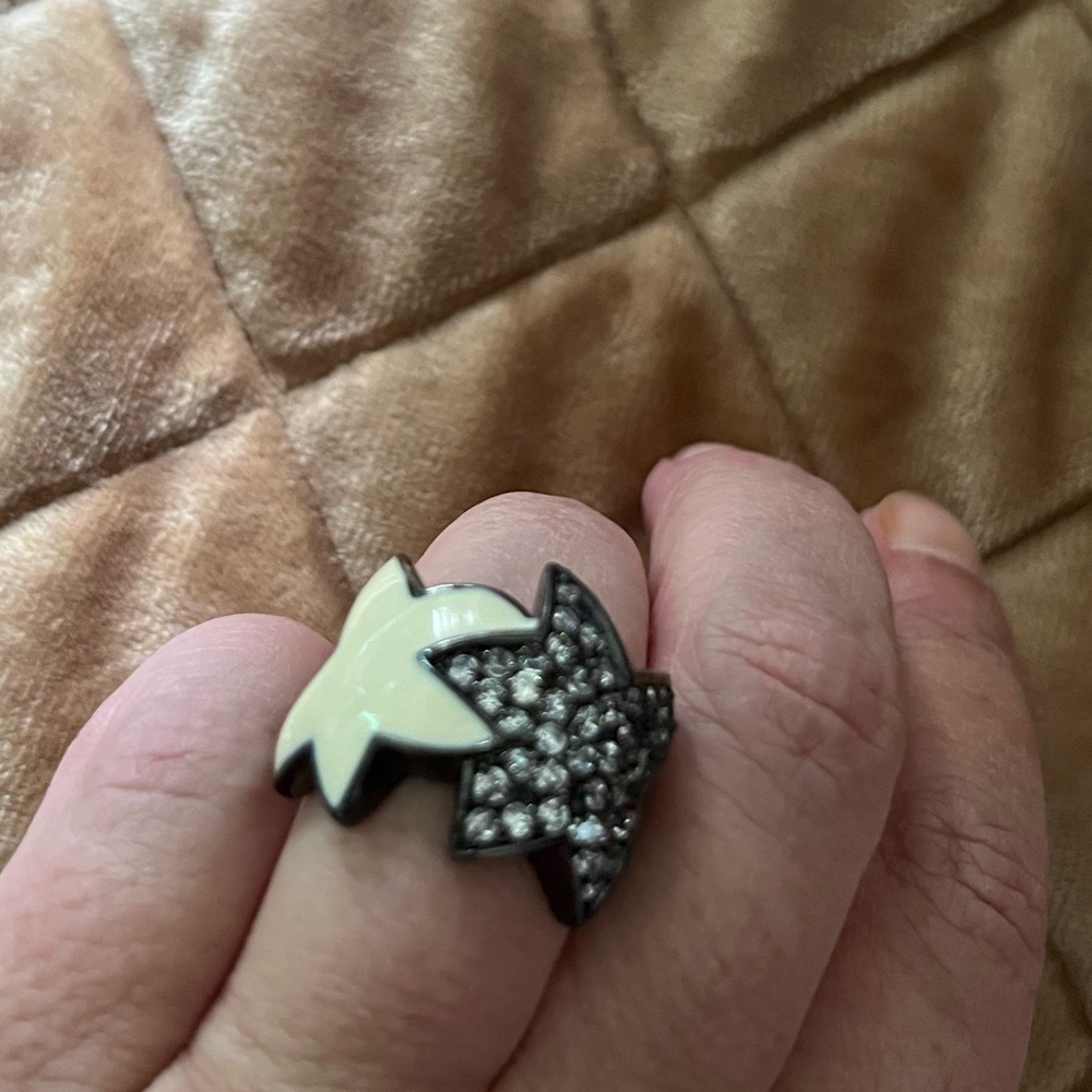 Gorgeous Black white star ring size 8